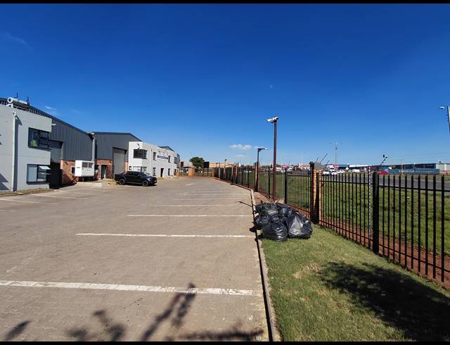 3,980M² INVESTMENT FOR SALE IN CLAYVILLE